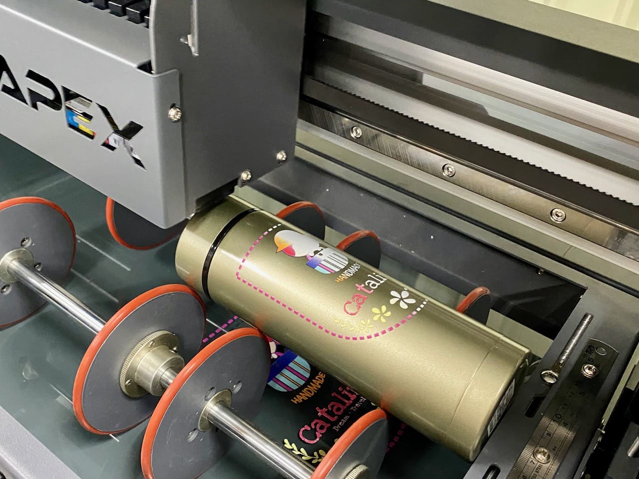 奕昇有限公司|熱昇華熱轉印機、UV直噴機客製商品|小資族創業推薦首選 customize heat press and uv printing experience by catalina 21