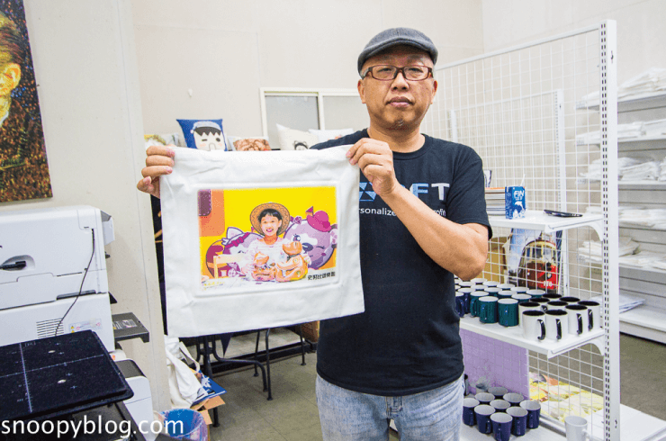 熱轉印機、UV直噴機推薦-奕昇|自己印製獨一無二客製禮品,小資創業門檻輕鬆! showing the customized printing canvas bag